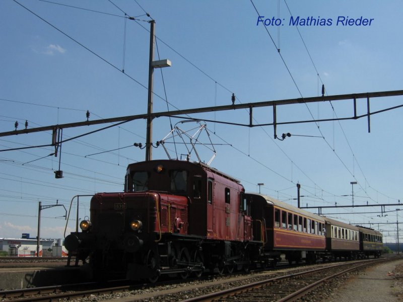 De 6/6 mit Salonwagen der OeBB in Oensingen, Extrazug von der Einweihung, am 28.06.08 Die De 6/6 ist nun im Eigentum der OeBB.