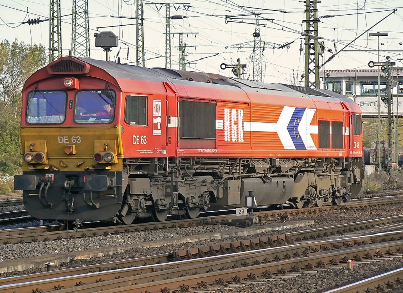 DE63 der HGK bei der Ausfahrt aus dem Gbf. Gremberg am 20.10.09