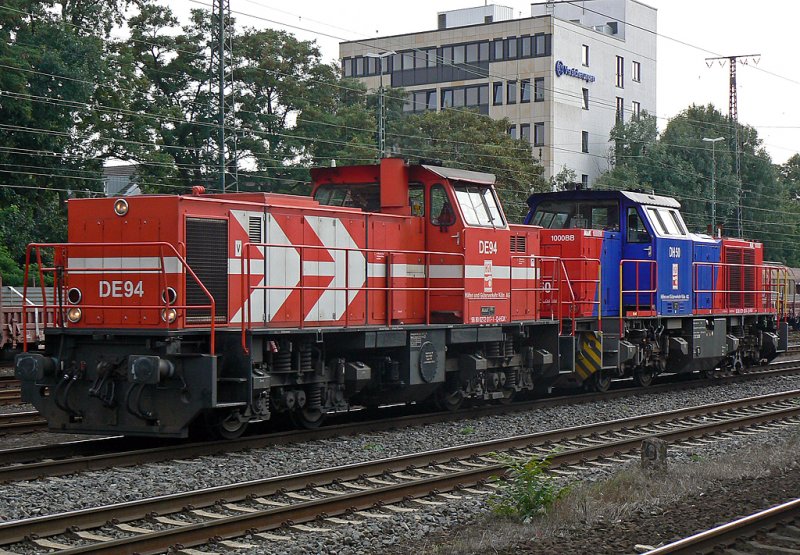 DE94 mit DH50 im Schlepp , ein netter HGK Doppel Lz., aufgenommen in Kln West am 14.8.09