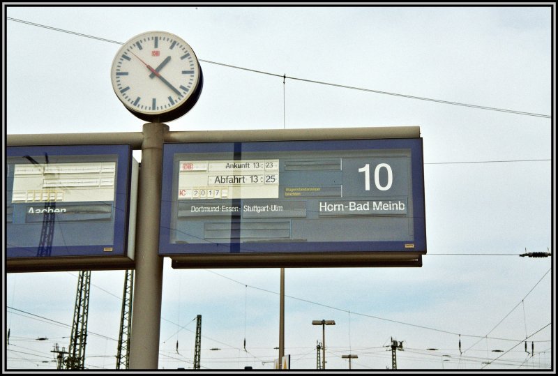 Defekter Zugzielanzeiger fr den InterCity 2017 ber Dortmund-Essen-Stuttgart-Ulm nach Horn-Bad Meinb.... Aufgenommen am 13.04.07 in Hamm (Westf). Interessant das ICs dort hinfahren.