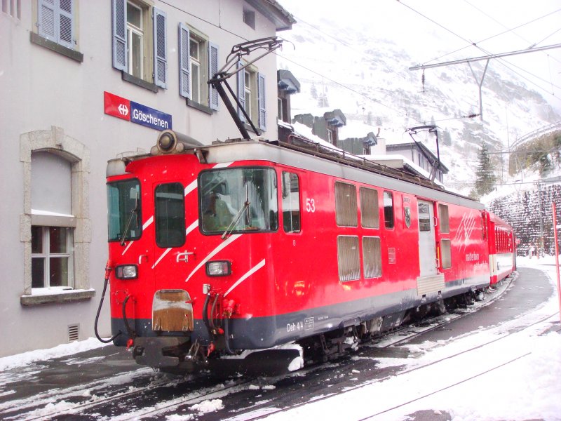 Deh 4/4 53 mit Regio in Gschenen am 12.11.2007