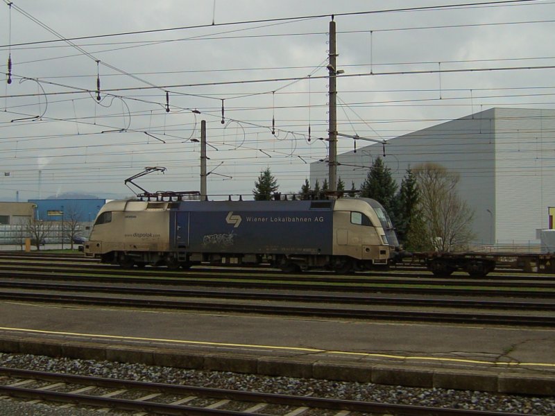 Dei ES 64 U2-064 der Wiener Lokalbahn am 15.03.2008 in Enns.