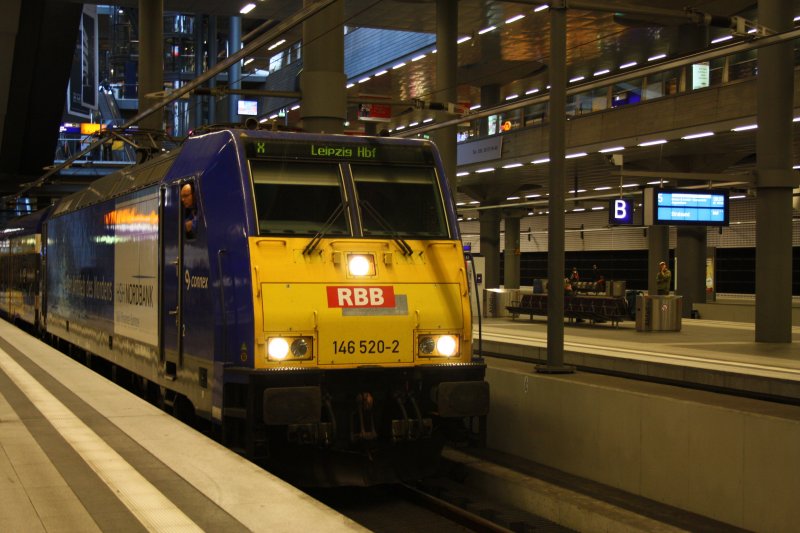 Den Interconnex Richtung Leipzig Hbf ab Berlin Hbf bespannte am 04.10.09 die 146 520-2 der RBB.