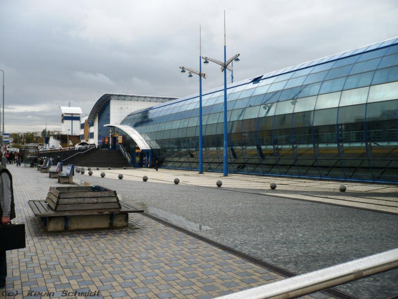 Der 1998 erffnete Prager U-Bahnhof  Rajsk zahrada  (dt. Paradiesgarten) am 06.10.2008 ( Bauwerk des Jahres  1999)