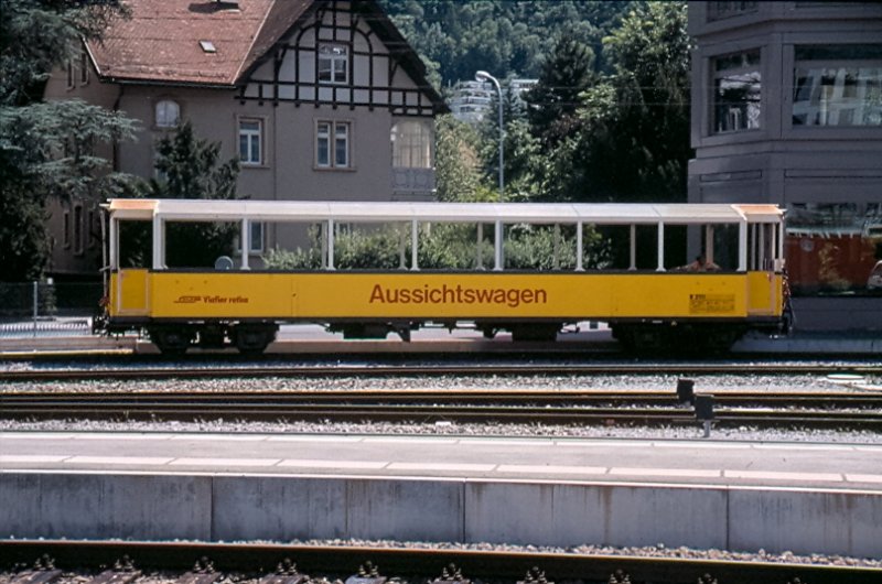 Der 4-achsige Aussichtswagen fr die Arosabahn am 30.07.2008 in Chur