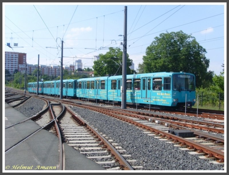 Der 4. Zug der Linie U4 zur Schfflestrae mit den U3-Triebwagen 459, 477 und 451 am 21.06.2008 auf der Fahrt durch den Betriebshof Ost, die zweigleisige Betriebsstrecke wird seit 15.06.2008 probeweise von der U4 aufgrund der Verlngerung der Linie zur Schfflestrae befahren. 