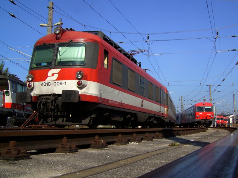 Der 4010 009 am 11.10.2008 abgestellt in Salzburg. 