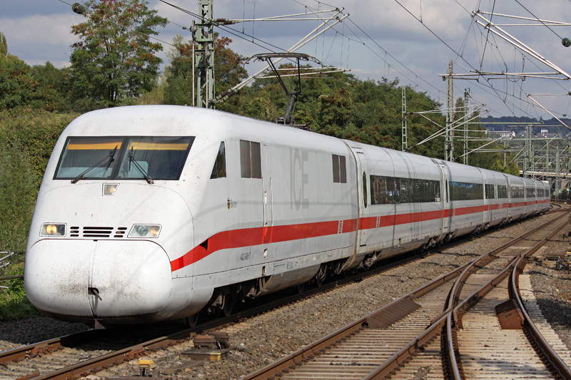 Der 402 008-7 (Bonn) in Wuppertal Vohwinkel am 25,09,09