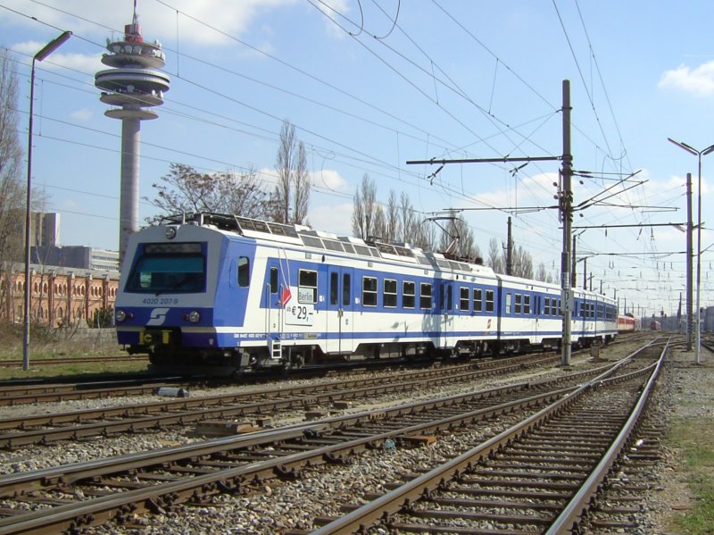 Der 4020 207 am 15.03.2008 bei der Einfahrt in Wien Westbahnhof. 