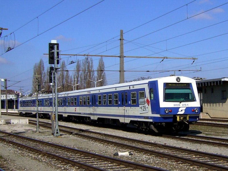 Der 4020 275 am 15.03.2008 bei der Einfahrt in Wien Sdbahnhof. 