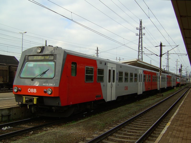 Der 4020 296 am 15.03.2008 in Amstetten. 