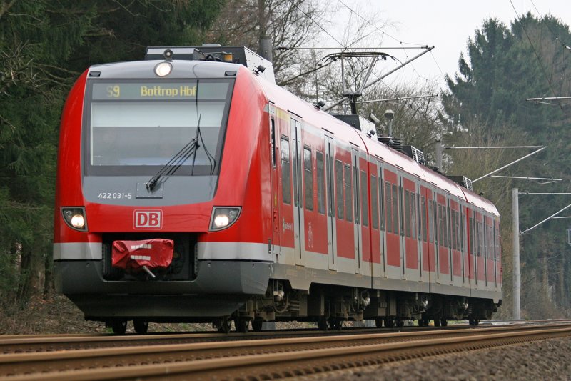 Der 422 031-5 zwischen Wlfrath Aprath und Velbert Rosenhgel