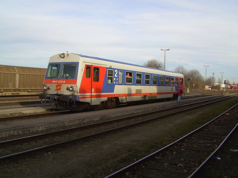 Der 5047 074 am 04.02.2008 bei Einfahrt in Braunau. 