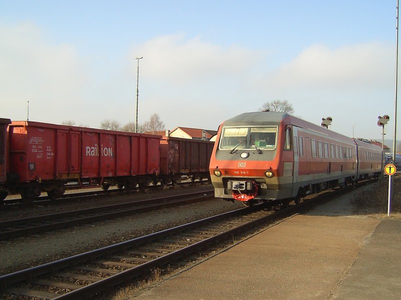 Der 610 016 am 29.12.2007 bei der Einfahrt in Schwandorf. 