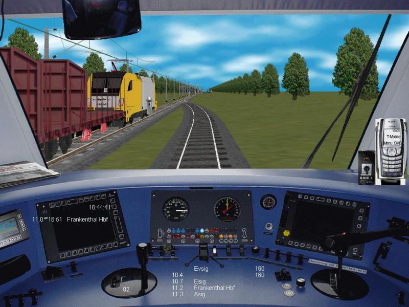 Der 612 als RE nach Karlsruhe bei einer berholung eines Gterzuges vor Frankenthal.