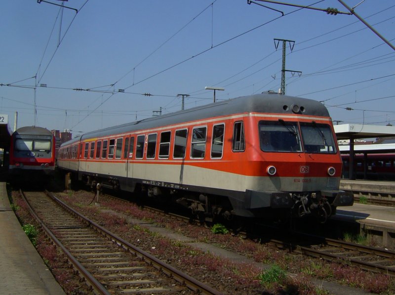 Der 614 006 am 14.05.2008 bei der Ausfahrt aus Nrnberg Hbf.