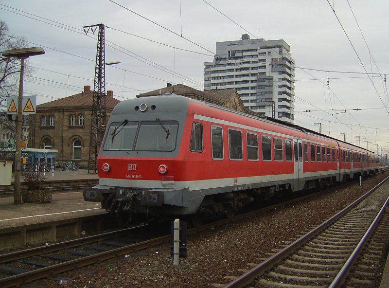 Der 614 018 am 29.12.2007 abgestellt in Frth und wartet auf neue Einstze.  