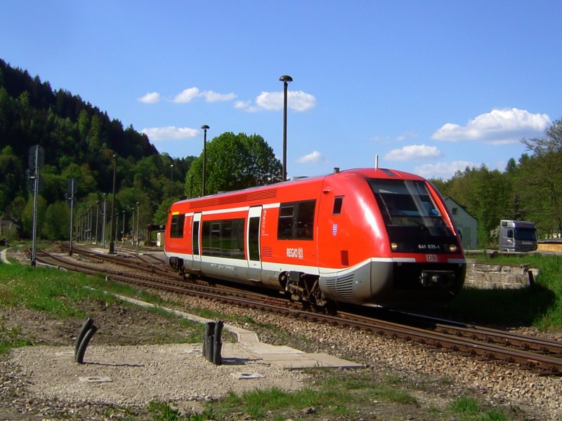 Der 641 035 am 10.05.2008 bei der Ausfahrt in Leutenberg. 