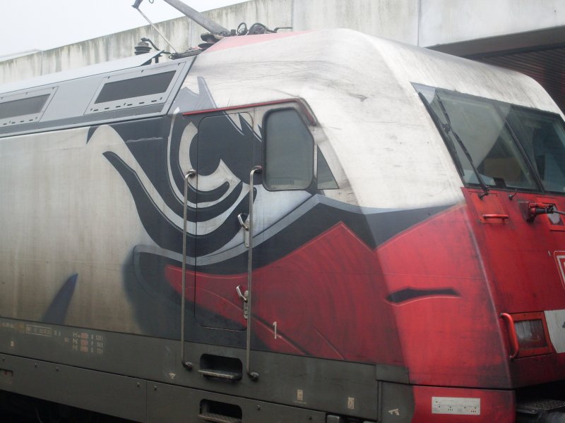 Der Adler von 101 070-1 am 21.02.09 leider war kein besseres Bild mglich weil dahinter ein IC Park hing