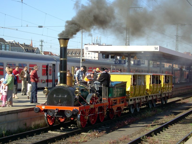 Der Adler Zug am 11.05.2008 auf Gleis 14 in Nrnberg Hbf. (Mein 1000 Bild bei Bahnbilder)