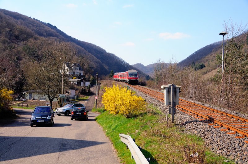 Der Anstieg aus dem Mittelrheintal hat es gewaltig in sich: Allein auf dem Steilstreckenabschnitt Boppard (76m .NN) - Buchholz (404m .NN) gilt es auf 6,5 km 328m Hhenmeter mit durchschnittlich 60 Promille zu berwinden. (1:16,5).