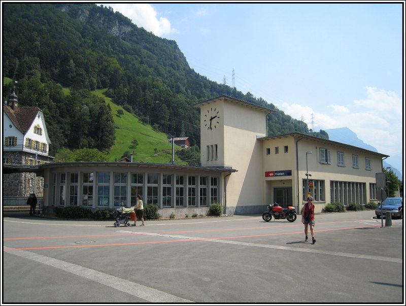 Der Bahnhof von Flelen am Vierwaldsttter See, aufgenommen am 18.07.2007