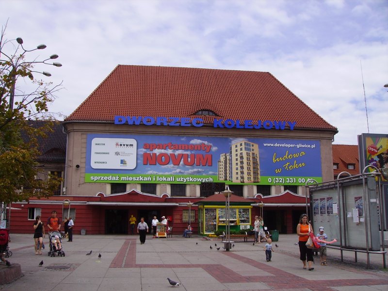 Der Bahnhof Gliwice im August 2008.