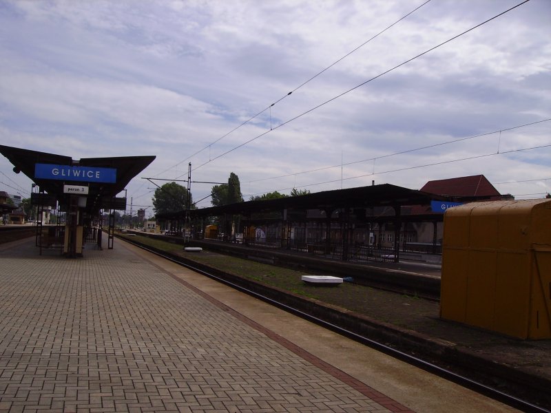 Der Bahnhof Gliwice im August 2008.