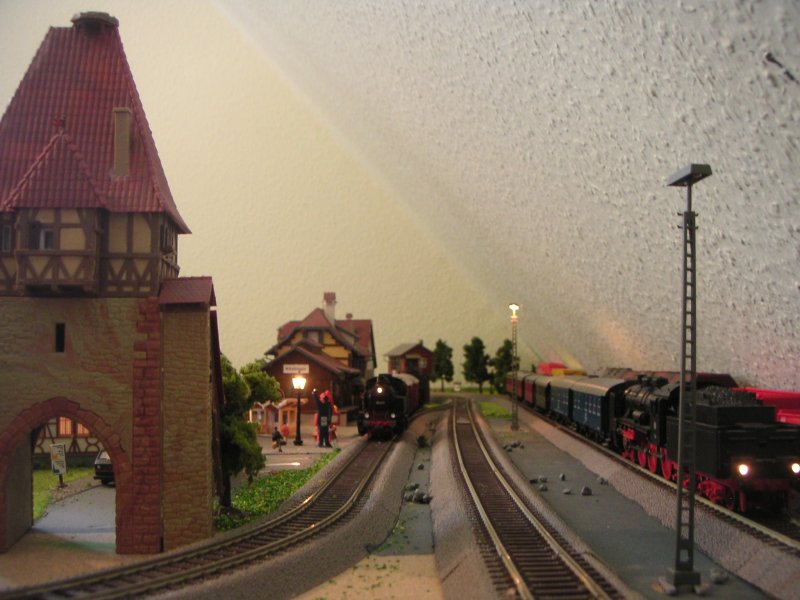 Der Bahnhof Kitzlingen mit Zwei Roco Dampfloks