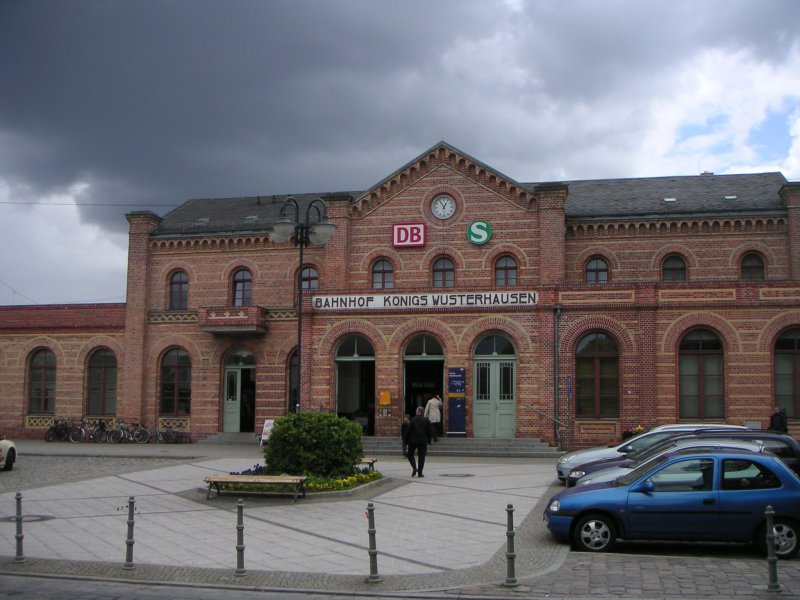 Der Bahnhof Knigs Wusterhausen am 28.5.2006.1893 wurde der Bahnhof erbaut.