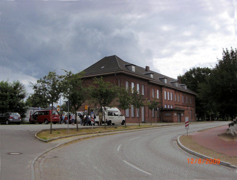 Der Bahnhof von Neubukow am 12.08.2009 um 15:53 Uhr. Hier verkehrt im Stundentakt ein Regionalexpress der Line 8 zwischen Wismar und Tessin.