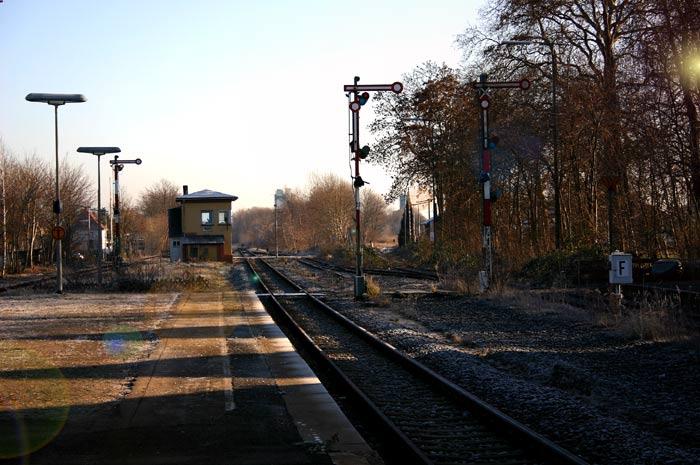 Der Bahnhof Rinteln wird langsam aber sicher abgebaut.

Gru woelfi!