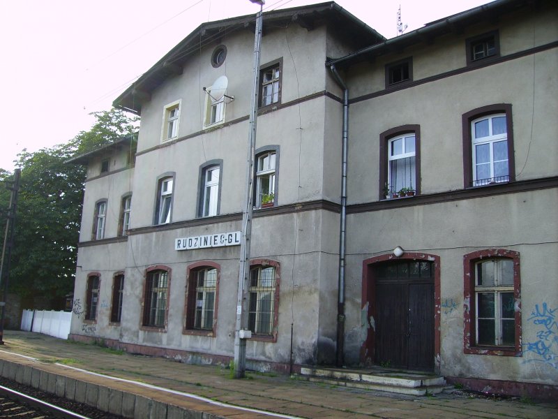 Der Bahnhof Rudziniec im Jahr 2005