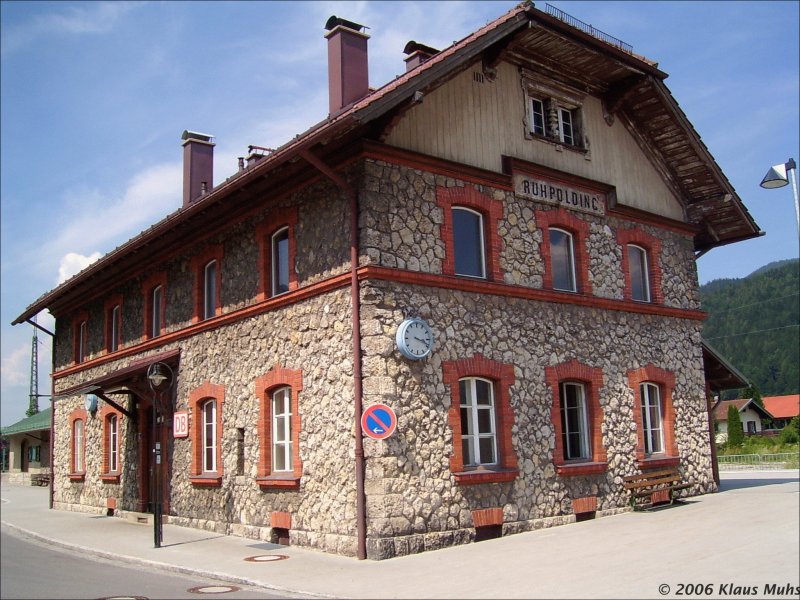 Der Bahnhof Ruhpolding im Sommer 2005.