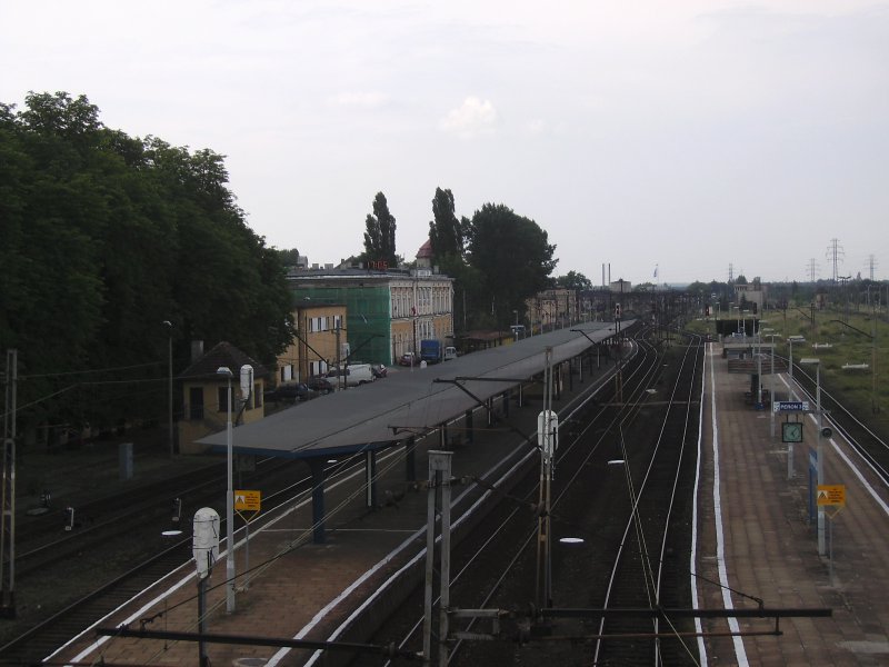 Der Bahnhof TARNOWSKIE GORY von der Brcke vor dem Bahnhof aus gesehen!