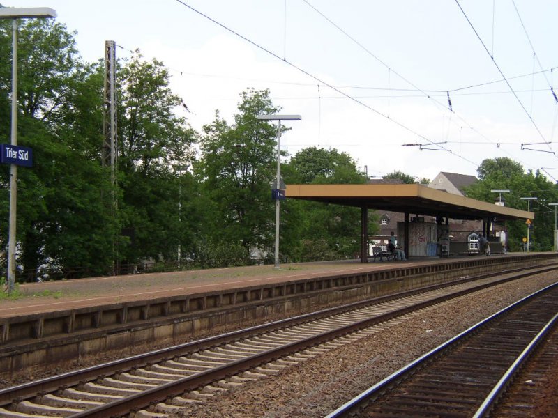 Der Bahnhof Trier Süd mit seinen beiden Gleisen 1 und 2 am 11.06.07