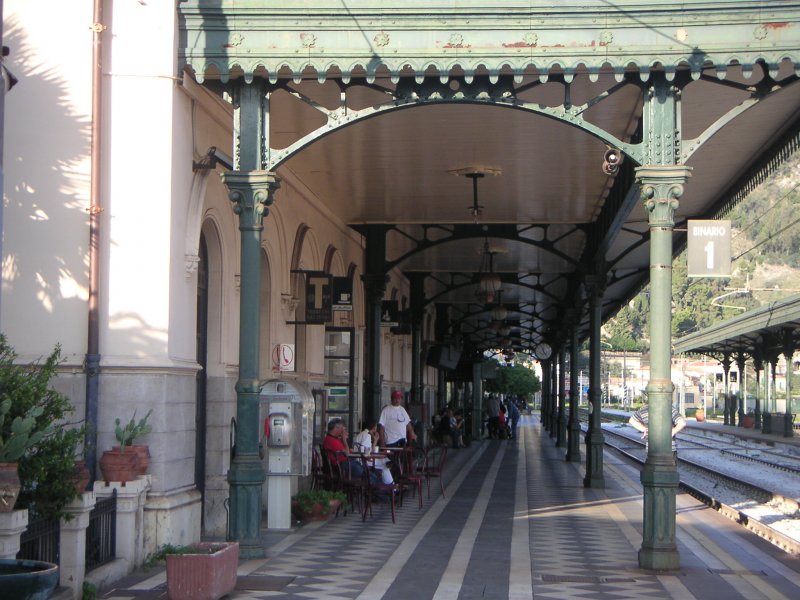 Der Bahnsteig 1 am 17.10.2006