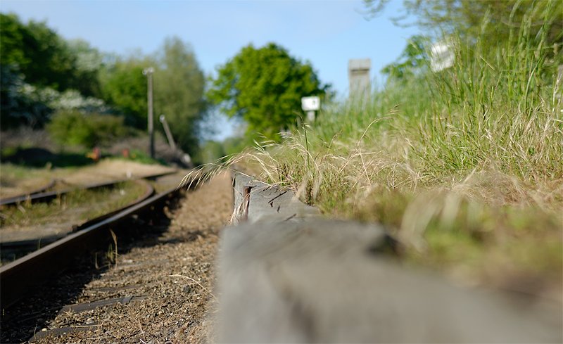 Der Bahnsteig des alten Stakendorfer Bahnhofs an der Bahnstrecke Sch�nberg - Sch�nberger Strand