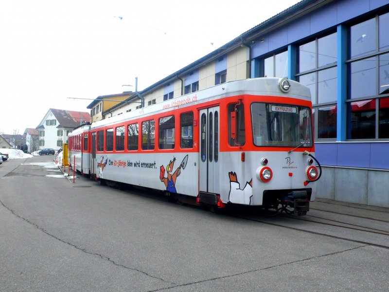 Der BDe 4/8 fertig zum Abtransport nach Sdtirol(Rittnerbahn) beim Depot in Speicher am 01.04.09. Der BDe 4/8 24 macht dieser Reise auch.
Datum des Abtransports Freitag den 03. April 09.