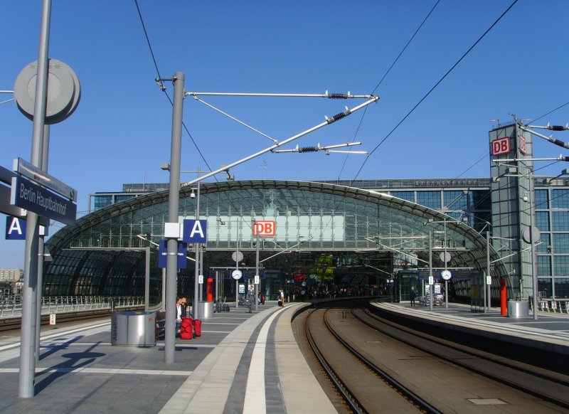 Der Berliner Hauptbahnhof am 11.04.2007 - fotografiert von Gleis 13/14
