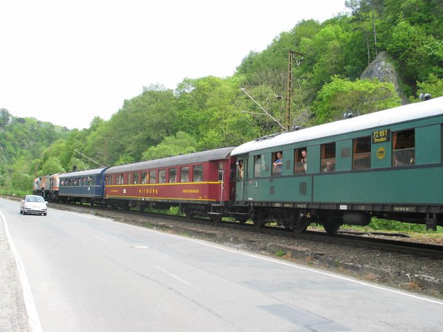 Der Berliner Sonderzug bei der Fahrt durch Rbeland; 26.05.2007