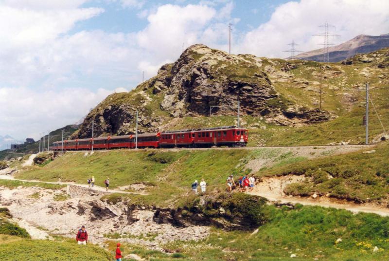 Der Berninaexpress am Berninapass Juli 1999