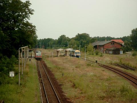 Der Bf SPB voll belegt. Auf Gleis 1 der 628 aus Cottbus wendet und macht sich fr die Rckfahrt bereit. Auf Gl. 2 (frher 4) steht die Lausitzbahn (Connex) in Richtung Grlitz. 