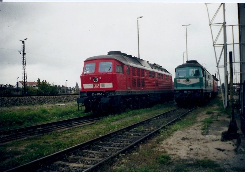 Der Bh G�rlitz war einst eine Hochburg f�r die 234ziger.Am 11.September 2001 stande 234 641 neben der bekannten 234 304 im Bh.