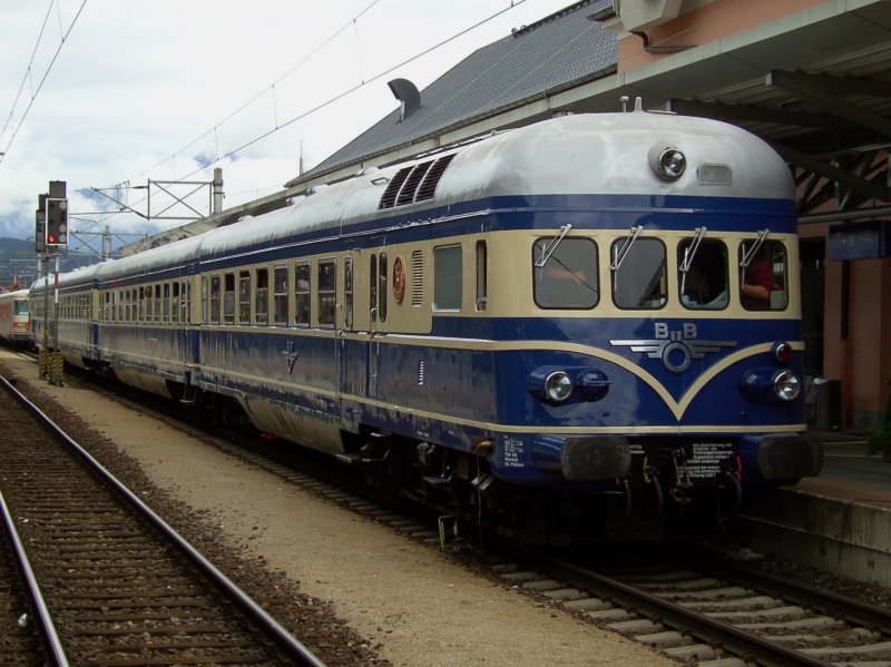 Der Blaue Blitz am 23.08.2008 ausgestellt in Wrgl anlsslich 150 Jahre Eisenbahnen in Tirol  