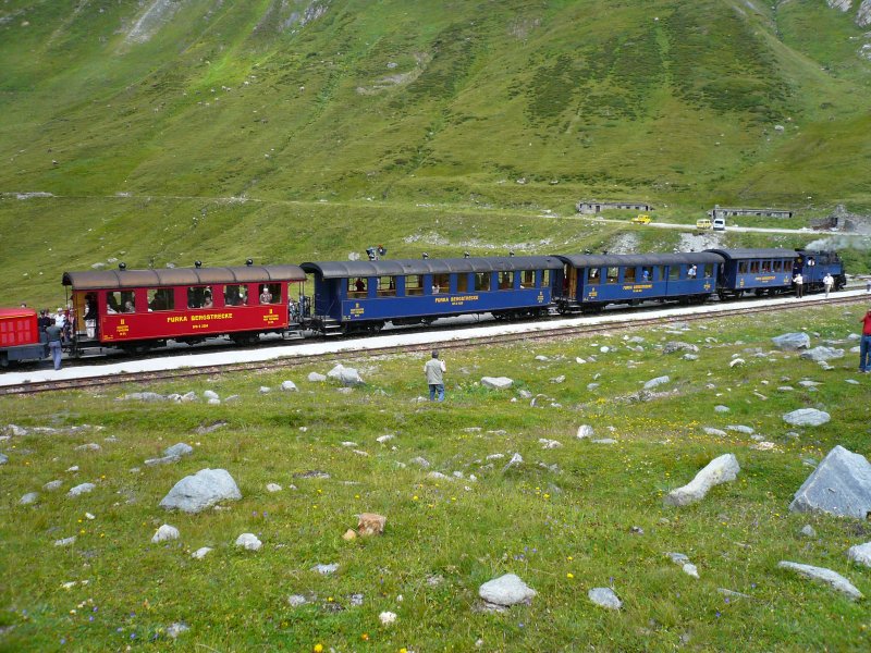 Der Dampfzug nach Realp in seiner vollen Lnge