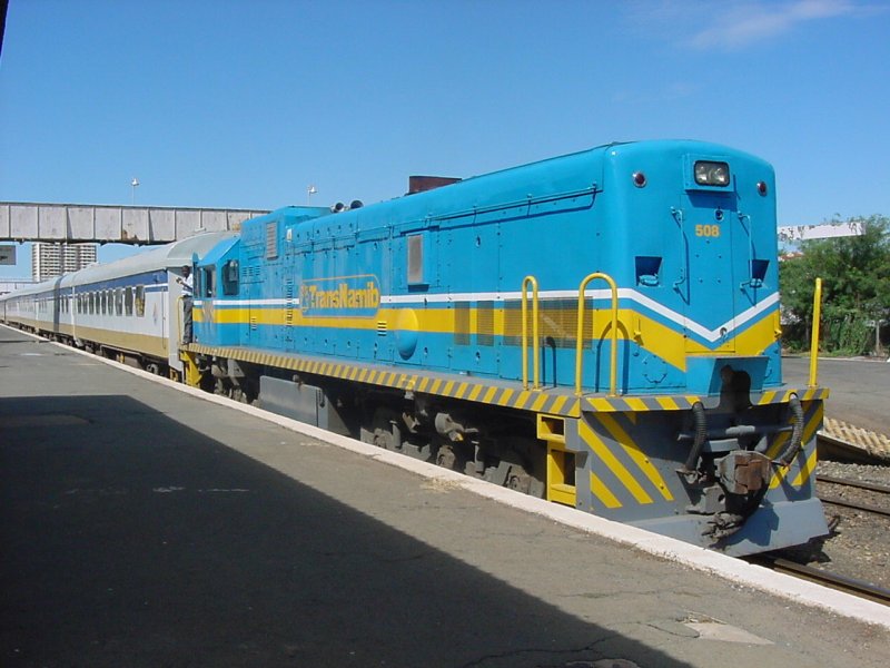 Der Desert-Express steht in Windhoek zur Abfahrt bereit.