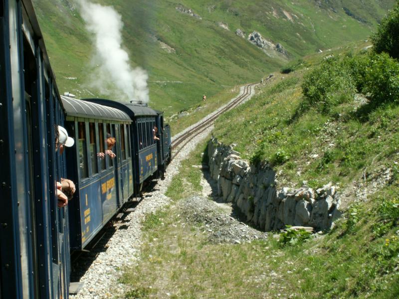 Der DFB Zug auf dem Weg zur Furka Passhhe.14.07.05