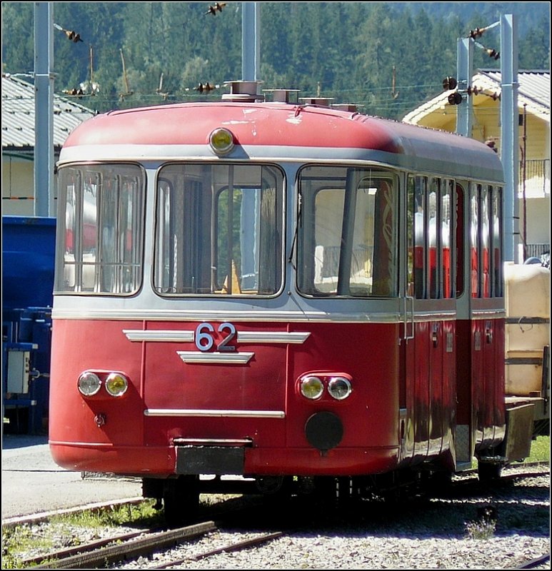 Der Dieselomnibus N 62 der Chemins de Fer de Montenvers war am 03.08.08 im Bahnhofsgelnde im Chamonix Mont Blanc abgestellt. (Hans)