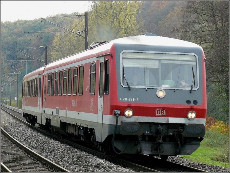 Der Dieseltriebzug 628/928 491-3 fotografiert am 26.10.08 auf seiner Fahrt von Luxemburg nach Ettelbrck. (Hans)